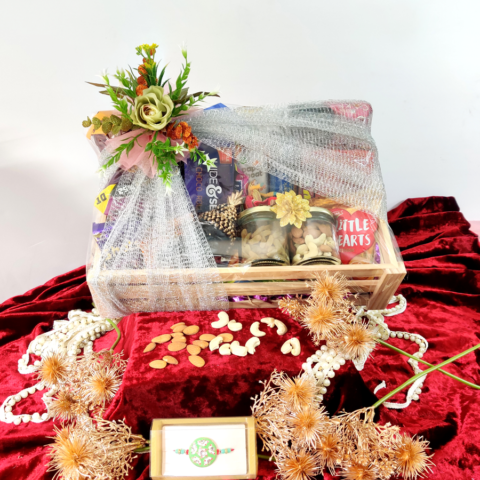 PineWood Gift Hamper