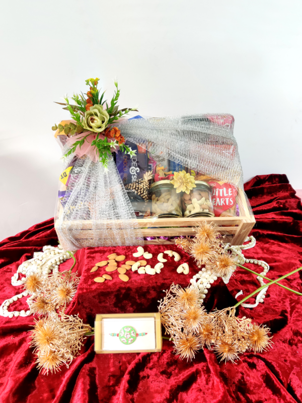 PineWood Gift Hamper